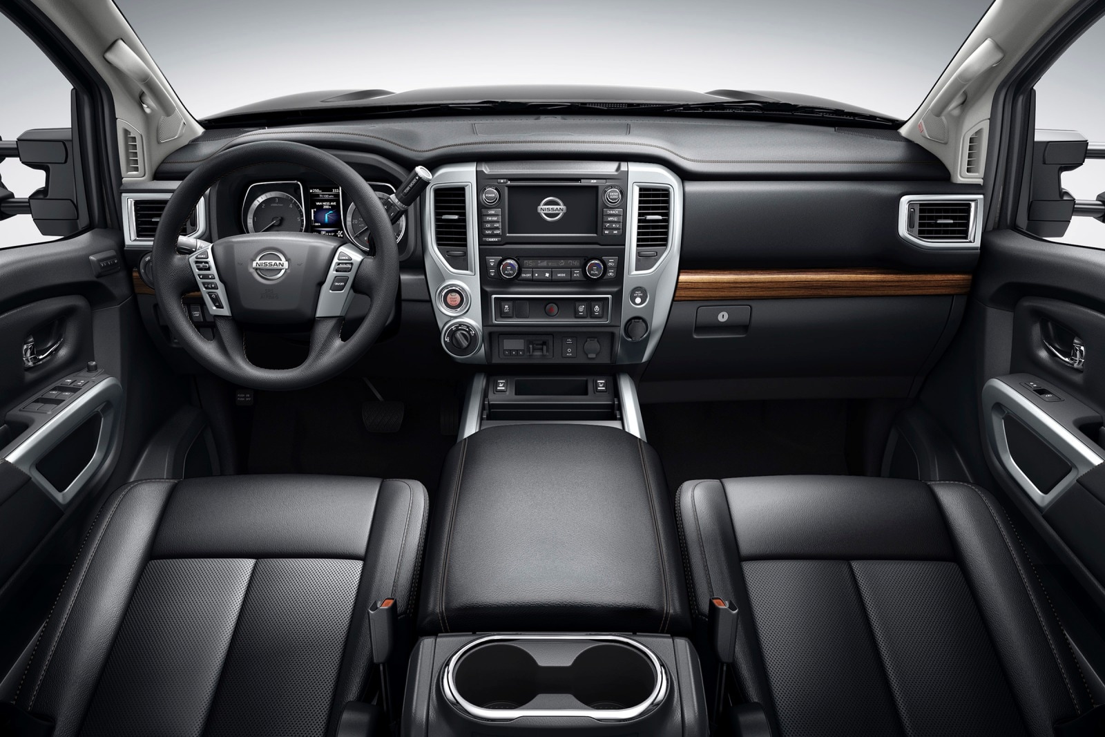 2017 Nissan Titan interior D
