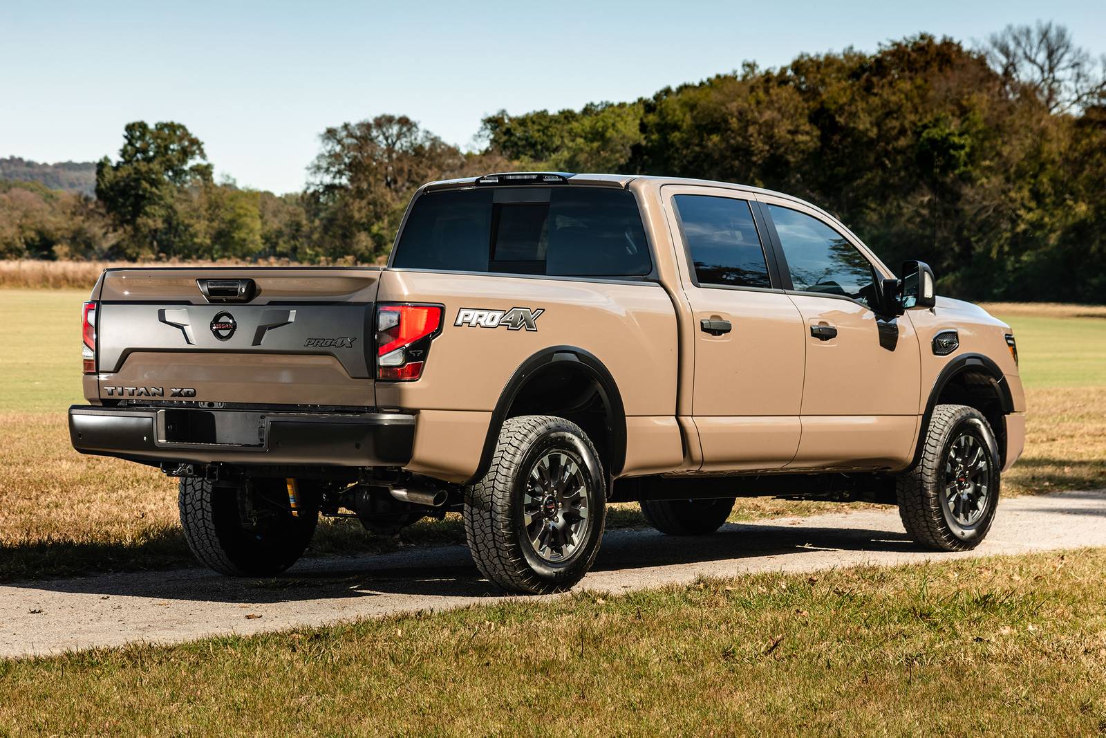 2020 Nissan Titan exterior F