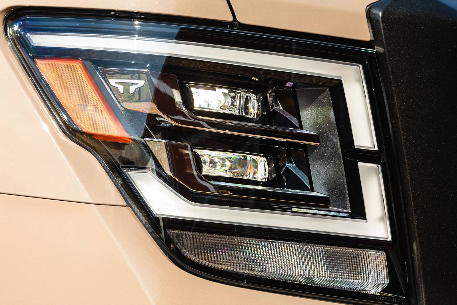 2020 Nissan Titan exterior EDETAIL
