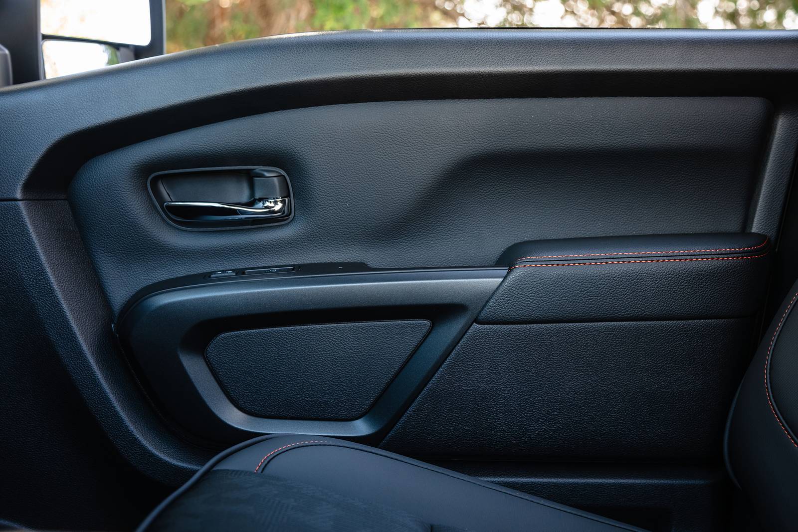 2020 Nissan Titan interior DETAIL