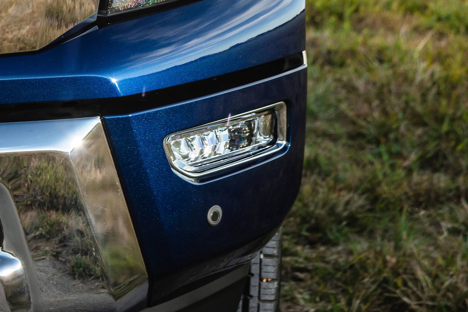 2020 Nissan Titan exterior FOG