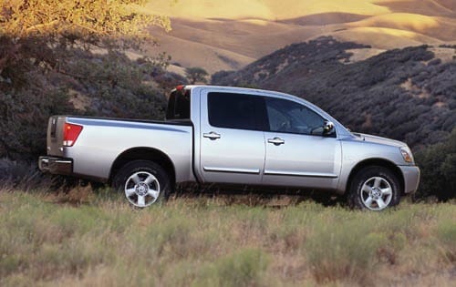 2004 Nissan Titan — OEM photo 1