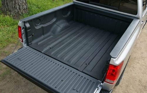 2004 Nissan Titan interior CARGO
