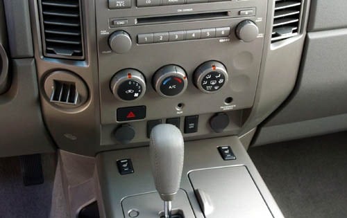 2004 Nissan Titan interior CC
