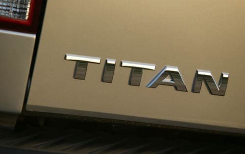 2004 Nissan Titan — OEM photo 5