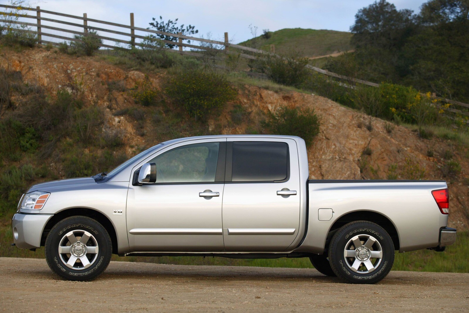 2007 Nissan Titan exterior FQ
