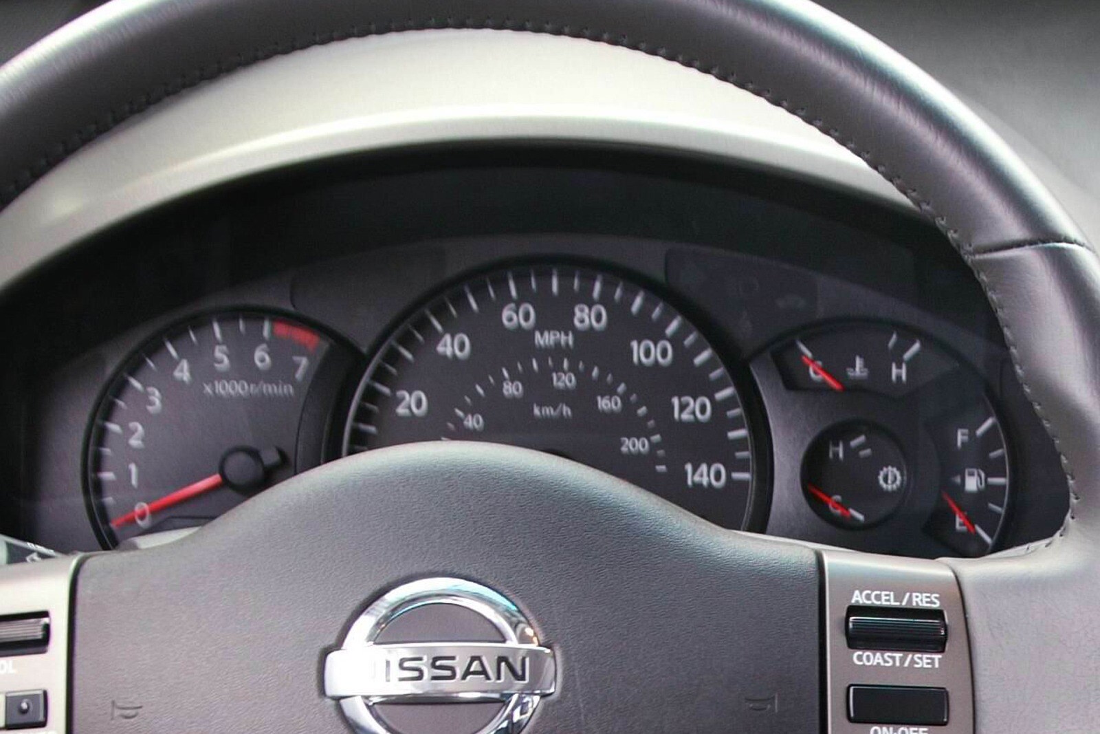 2007 Nissan Titan interior G