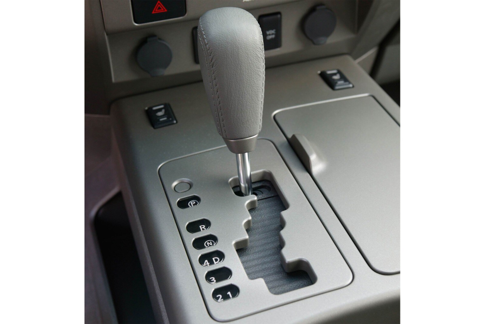 2007 Nissan Titan interior SHF
