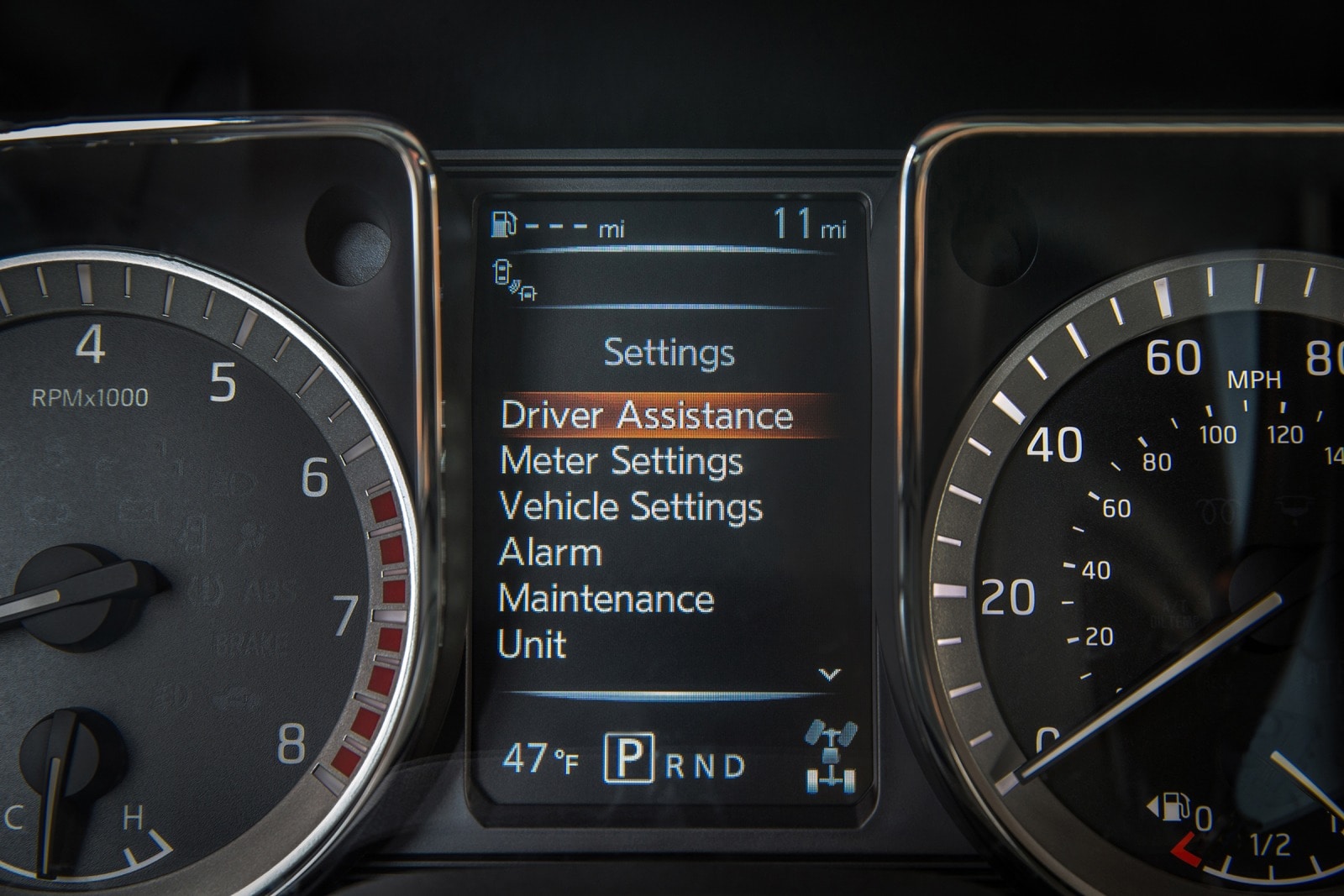 2017 Nissan Titan interior G