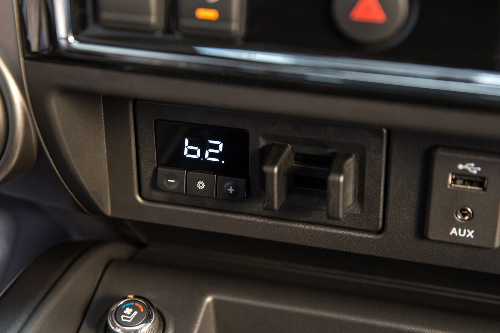 2017 Nissan Titan interior DETAIL