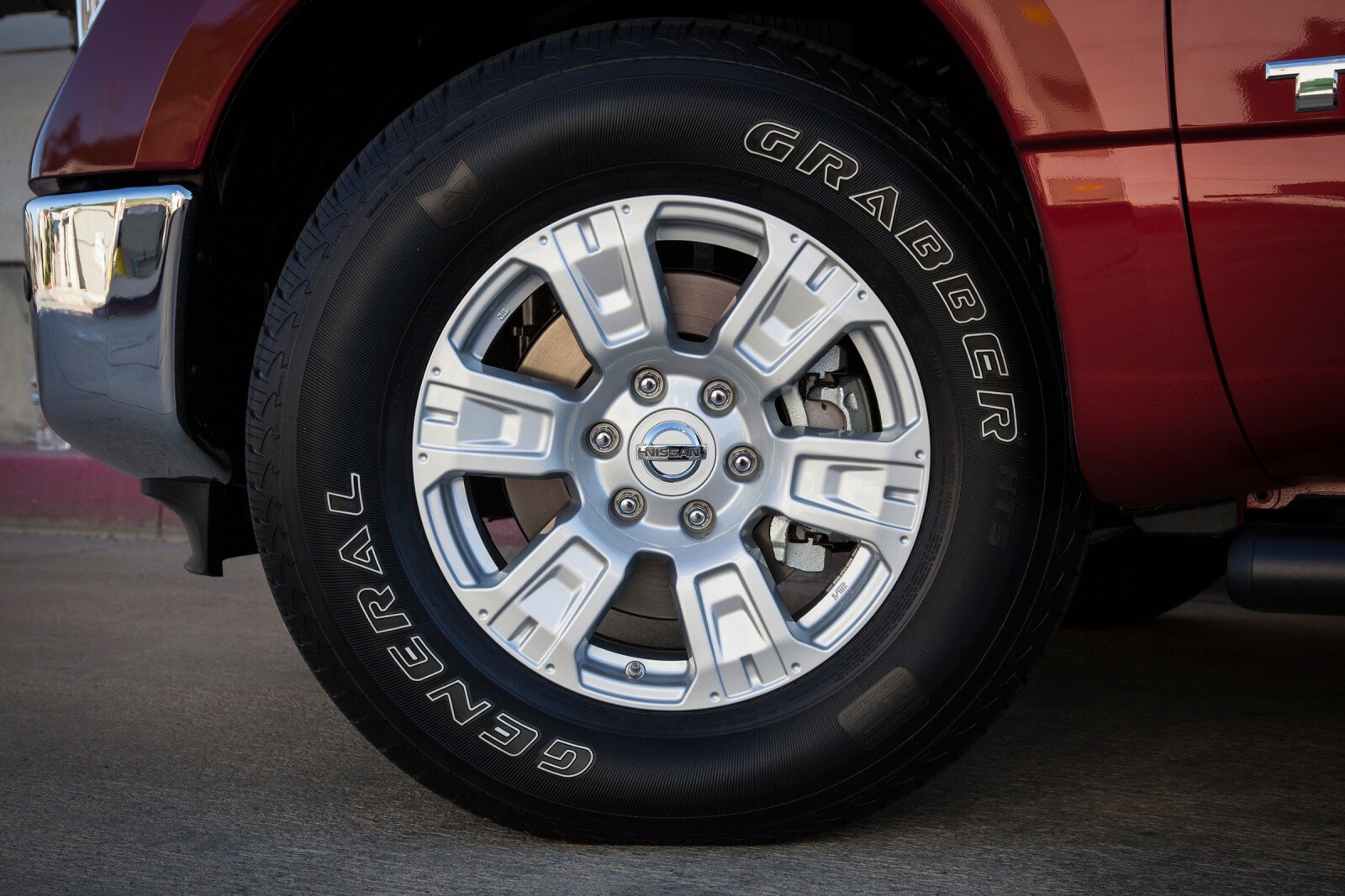 2017 Nissan Titan exterior W