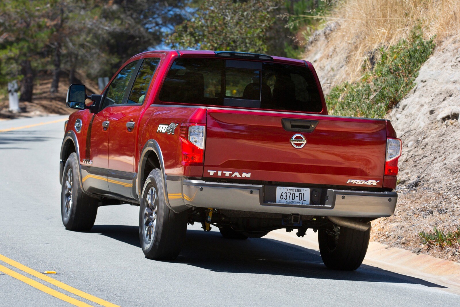 2018 Nissan Titan PRO-4X Crew Cab Pickup Exterior