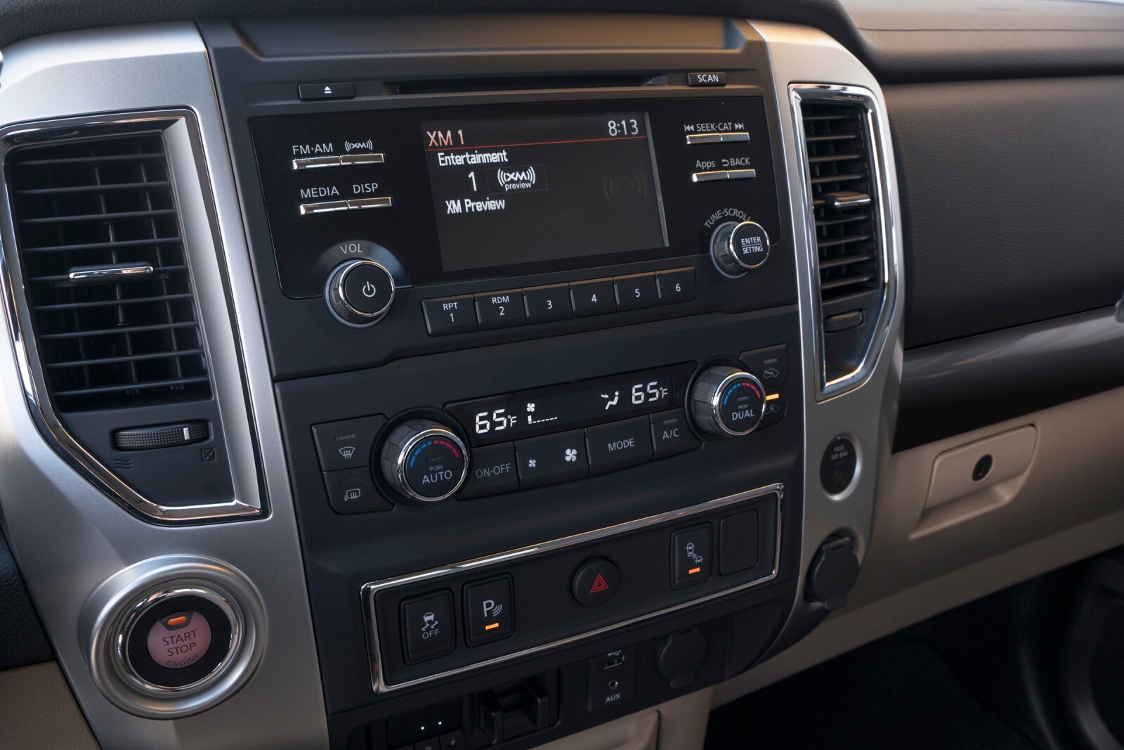 2018 Nissan Titan interior CC