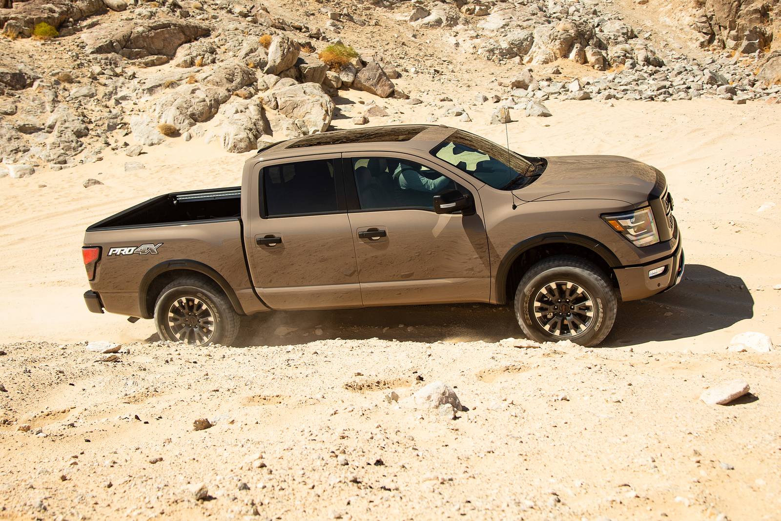 2020 Nissan Titan exterior LIFE1