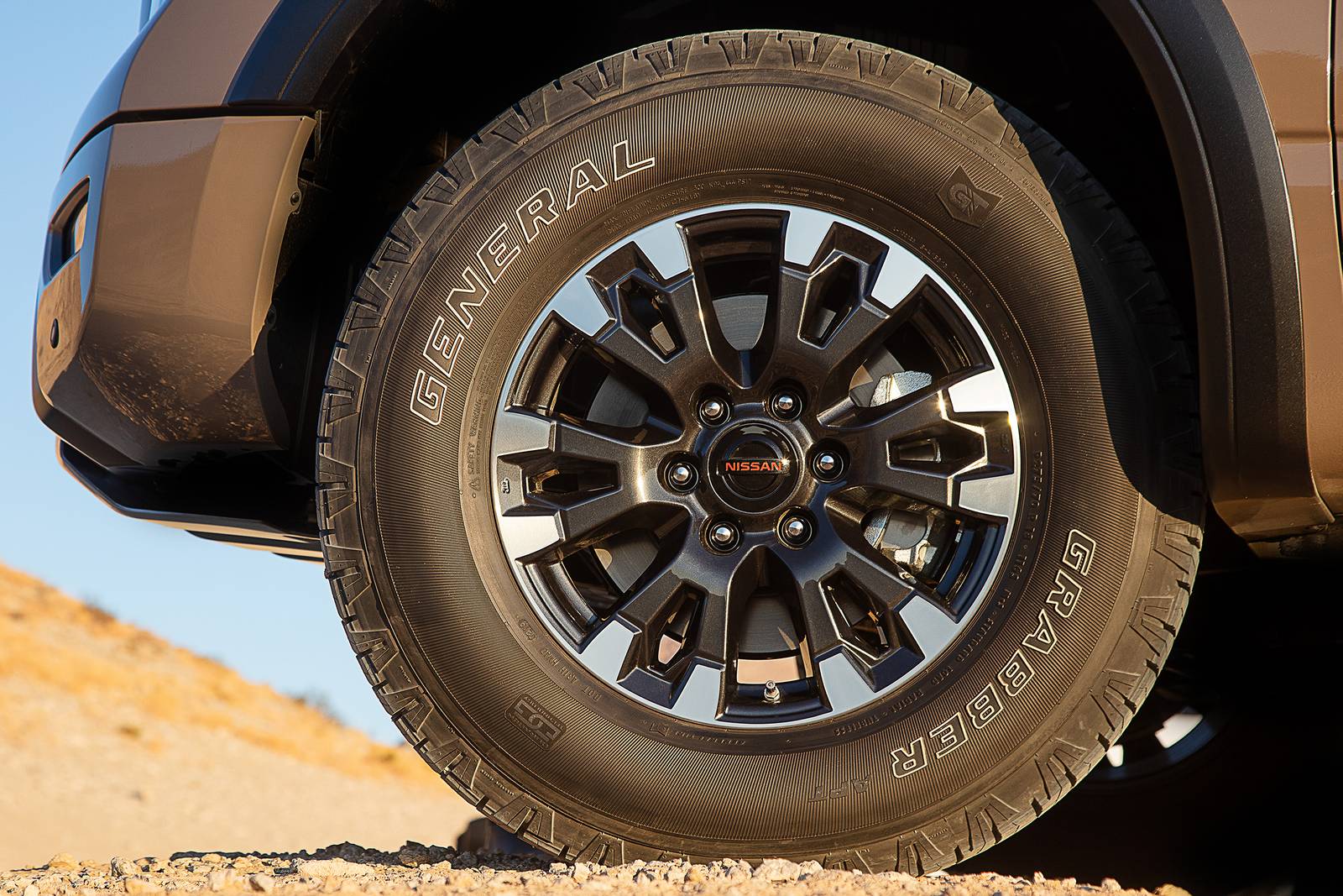 2020 Nissan Titan exterior W