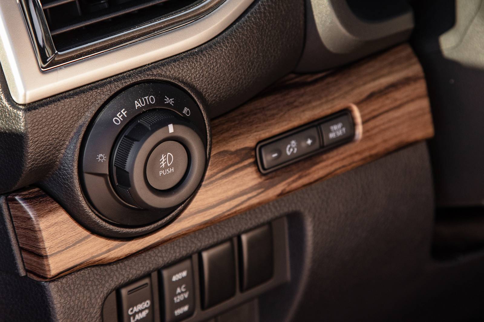 2020 Nissan Titan interior DETAIL