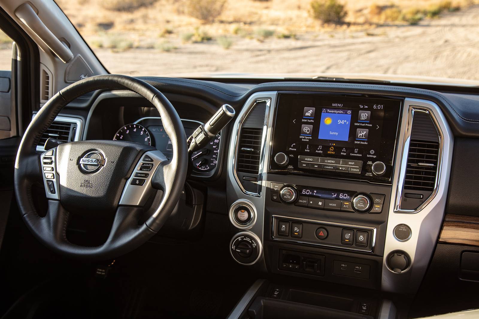 2020 Nissan Titan interior SWD