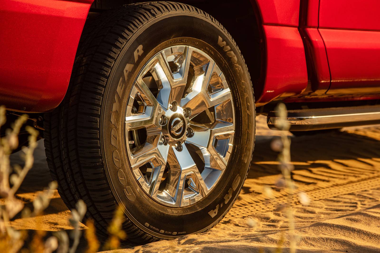 2020 Nissan Titan exterior W