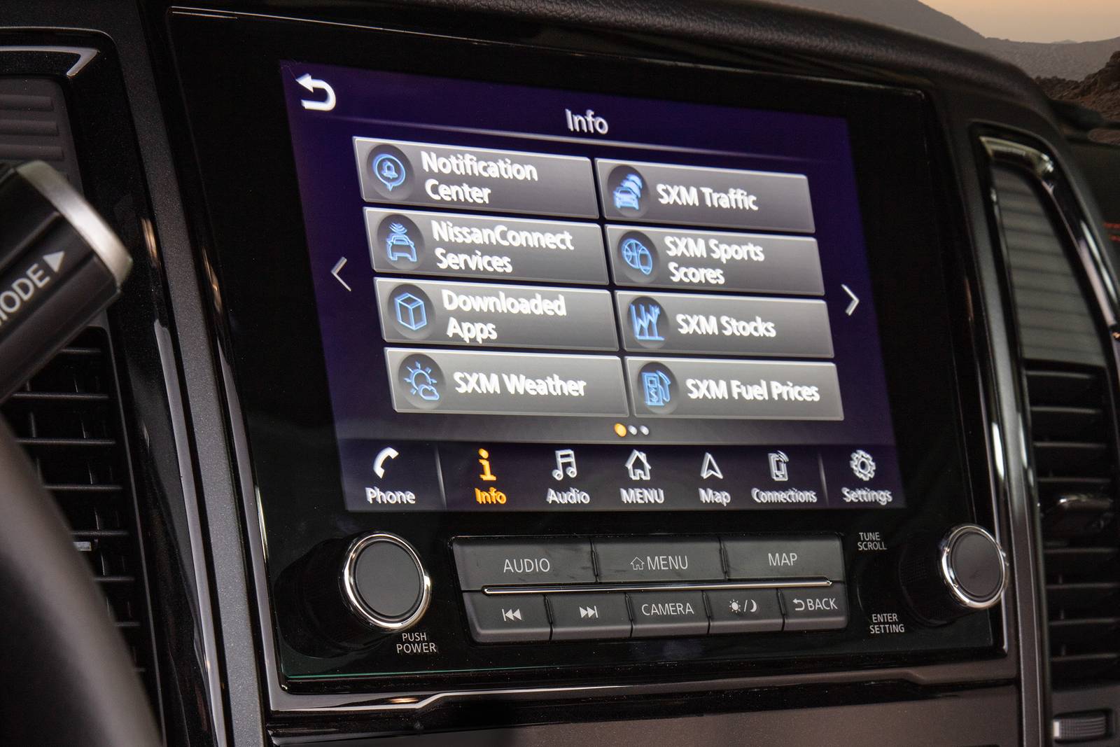 2024 Nissan Titan interior CC