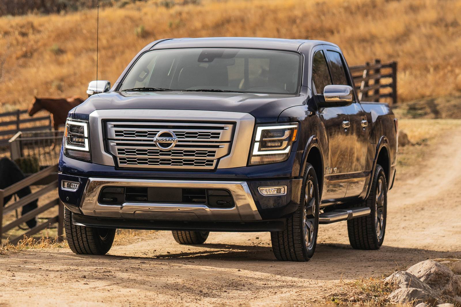 2024 Nissan Titan — OEM photo 5