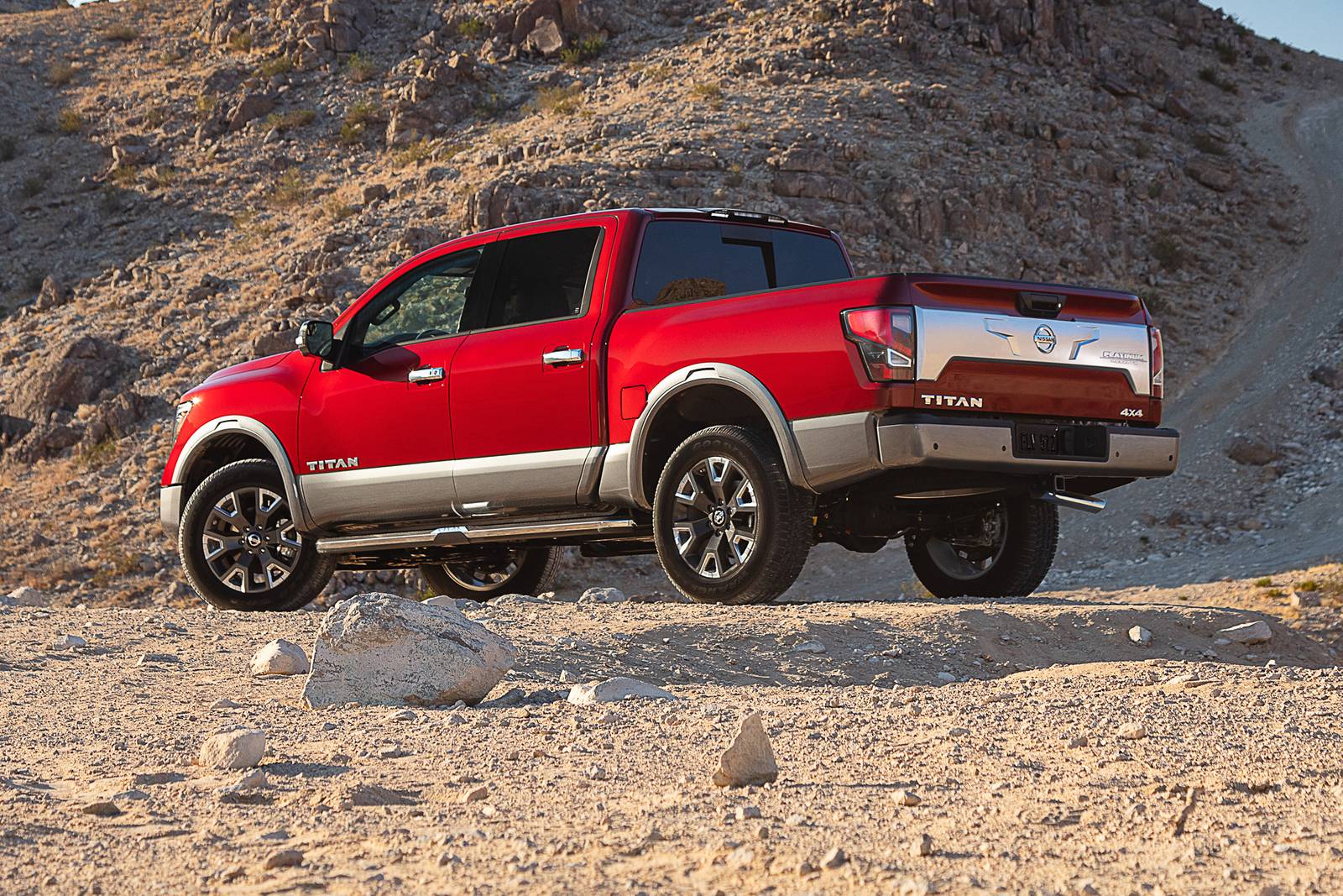2024 Nissan Titan — OEM photo 3