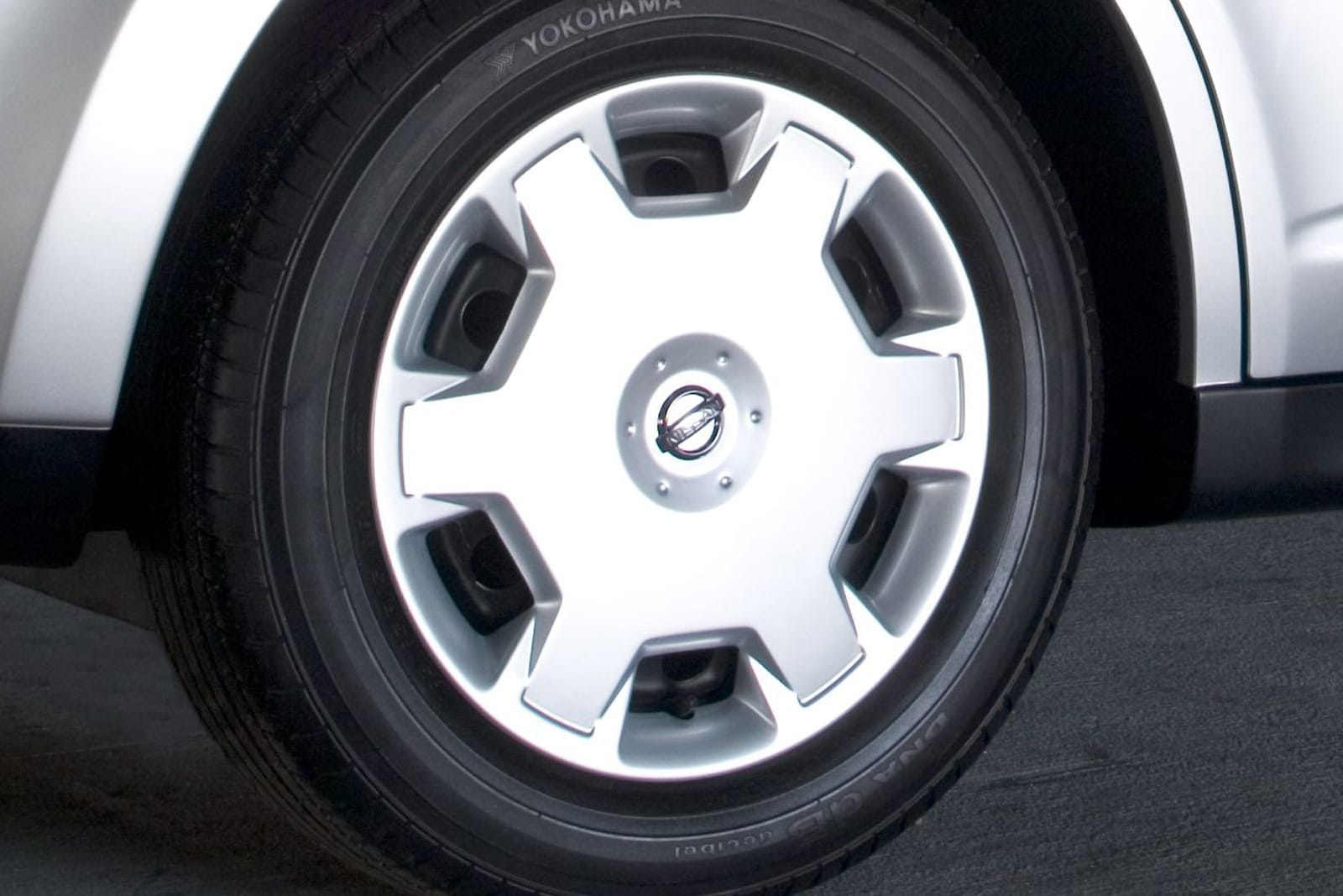 2007 Nissan Versa exterior W