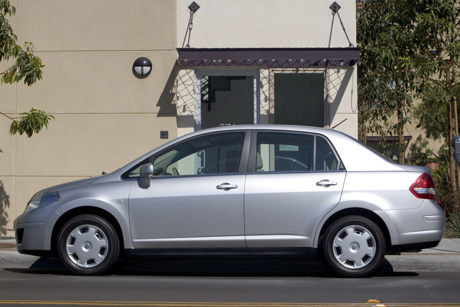 2007 Nissan Versa 1.8 SL Sedan Exterior