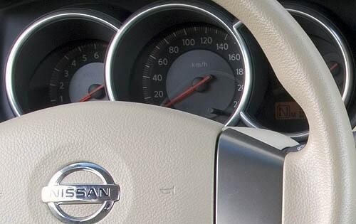 2008 Nissan Versa interior G