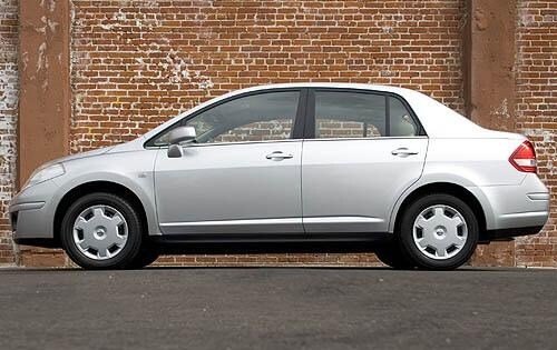 2008 Nissan Versa 1.8 SL Sedan