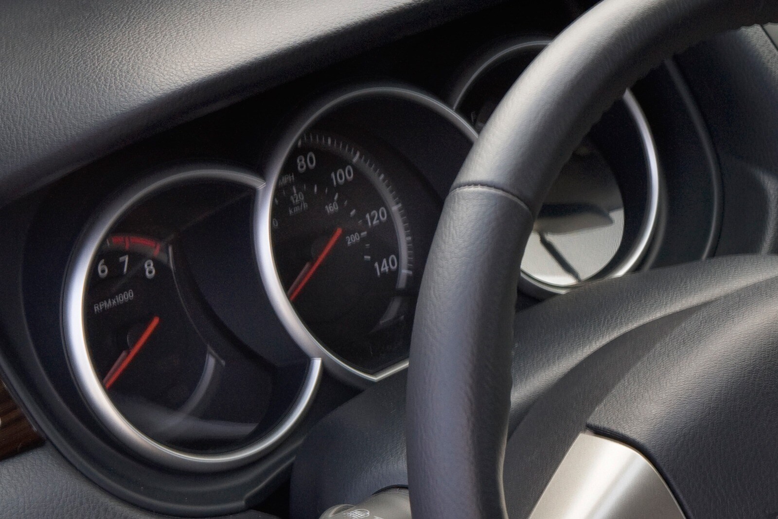 2010 Nissan Versa interior G