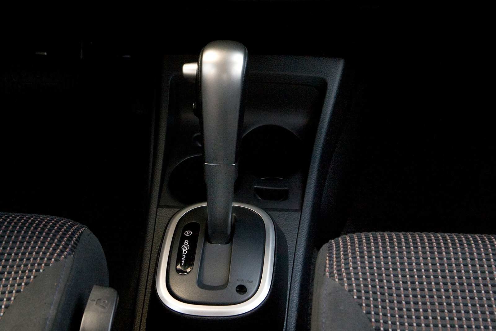 2010 Nissan Versa interior SHF