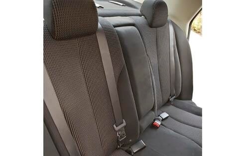 2010 Nissan Versa interior RI