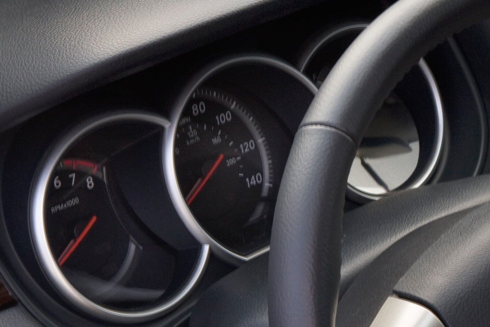 2010 Nissan Versa interior G