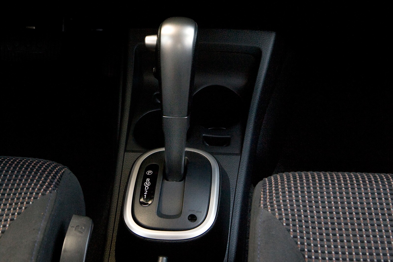 2010 Nissan Versa interior SHF