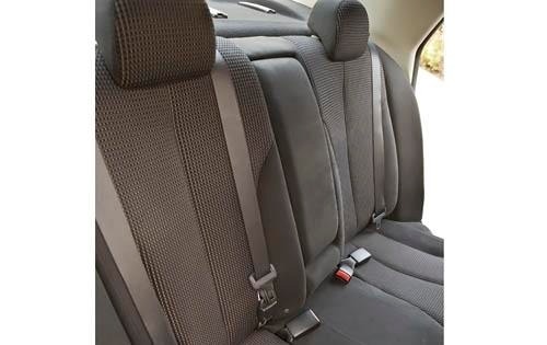 2011 Nissan Versa interior RI
