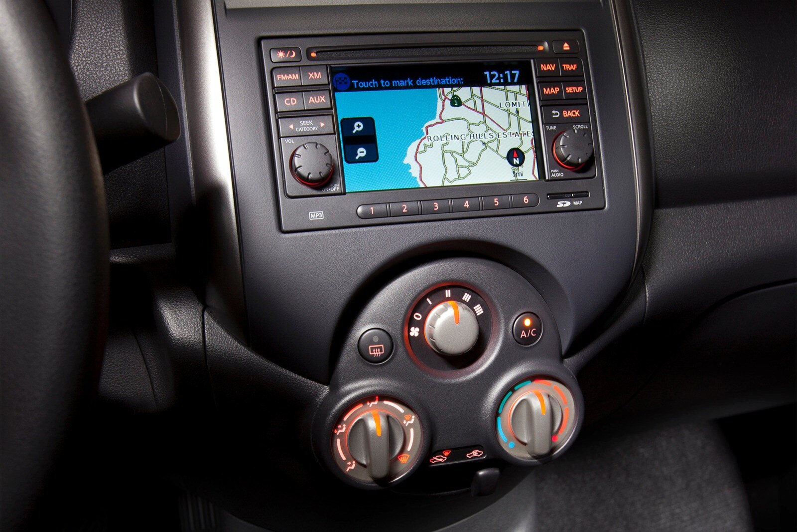 2012 Nissan Versa interior CC