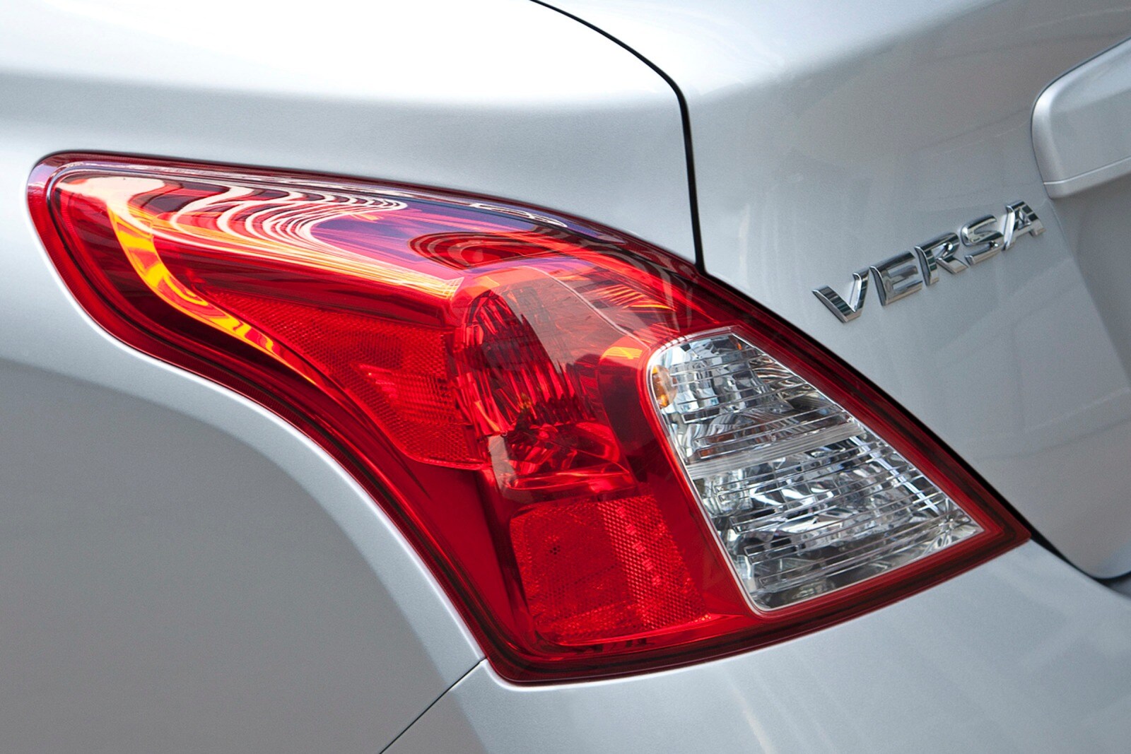 2012 Nissan Versa — OEM photo 3