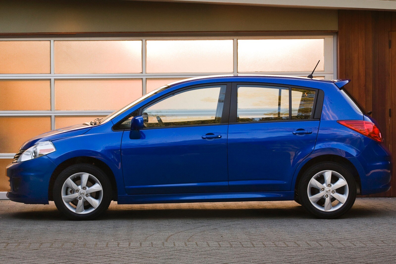 2012 Nissan Versa exterior F