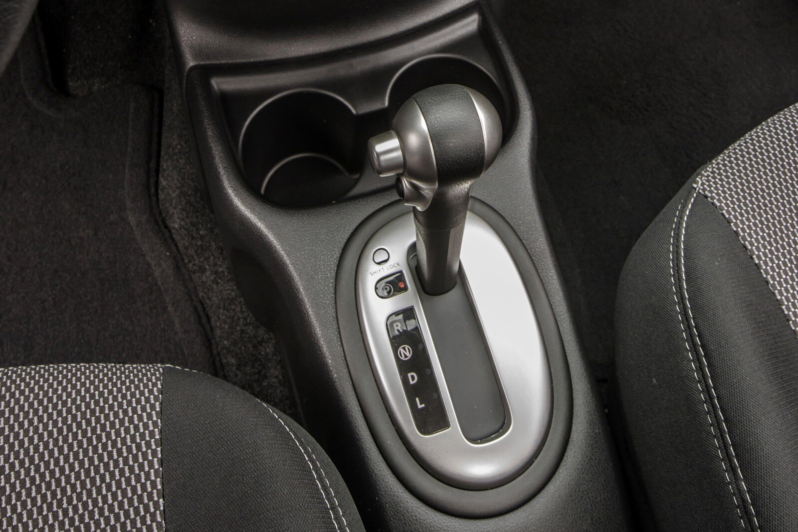 2016 Nissan Versa interior SHF