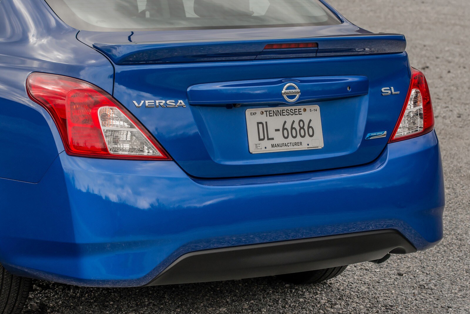 2017 Nissan Versa — OEM photo 3