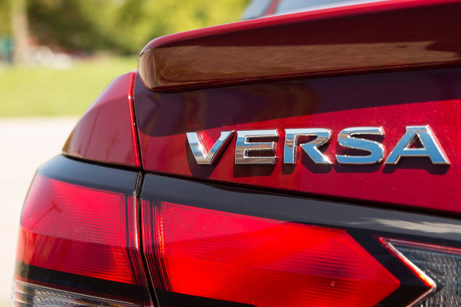 2020 Nissan Versa — OEM photo 2