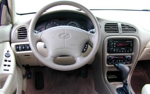 2000 Oldsmobile Intrigue interior I