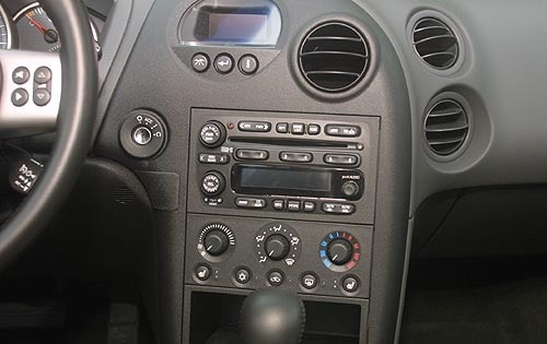 2004 Pontiac Grand Prix interior CC