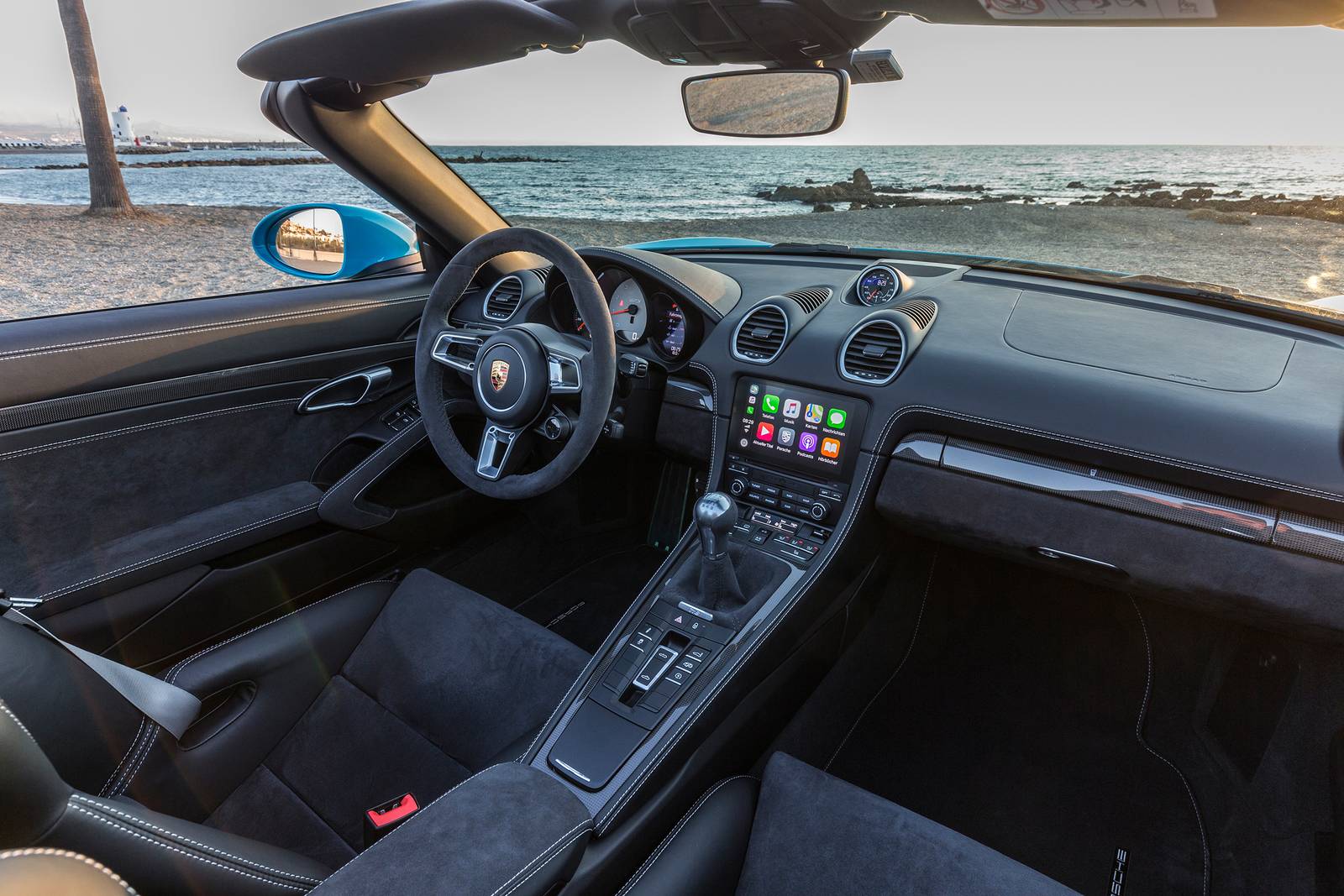 2018 Porsche 718 Boxster interior D