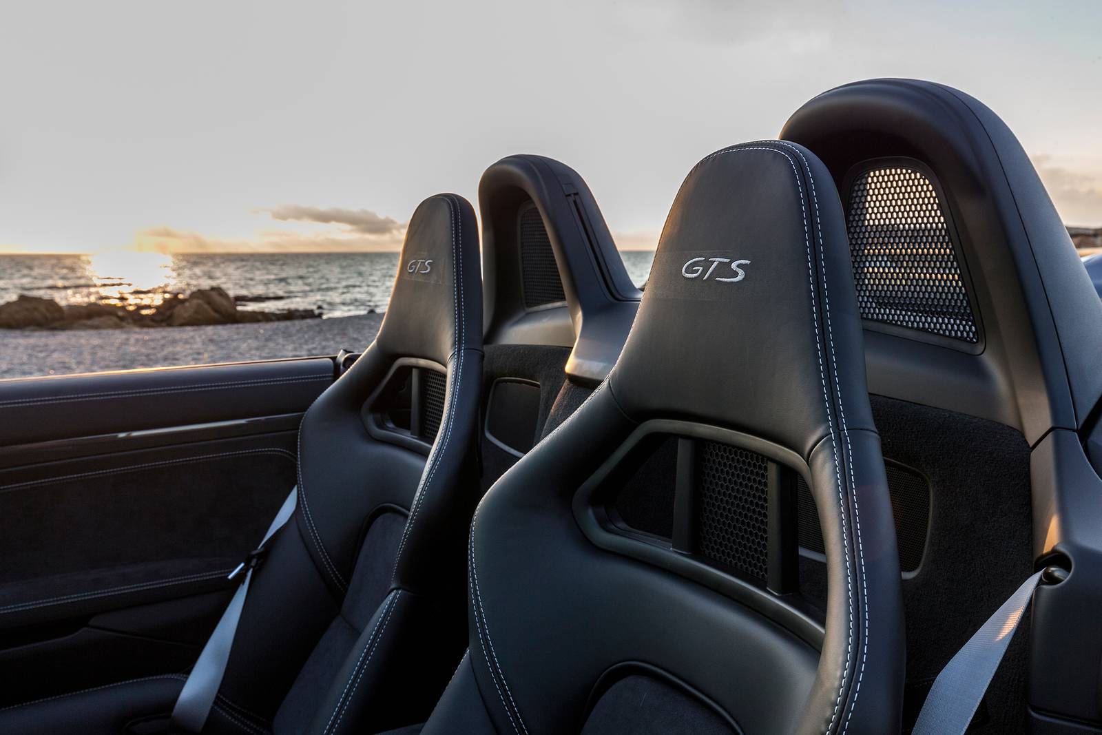 2018 Porsche 718 Boxster interior DETAIL