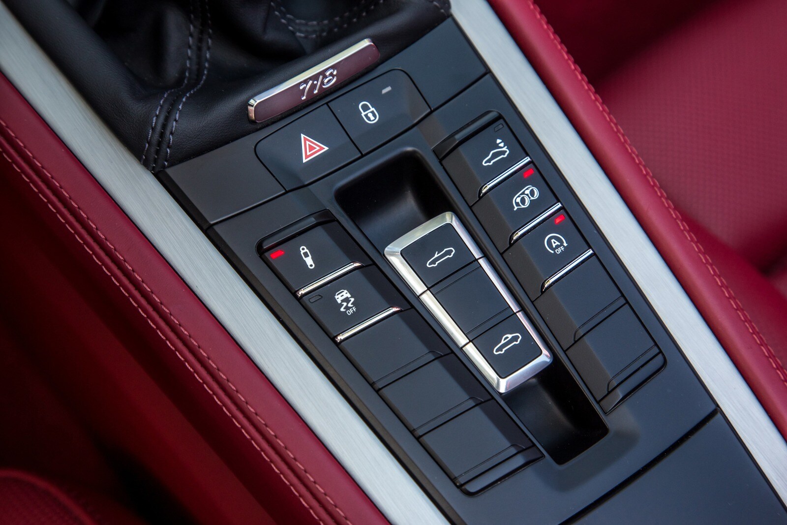2018 Porsche 718 Boxster interior AUXCTRL