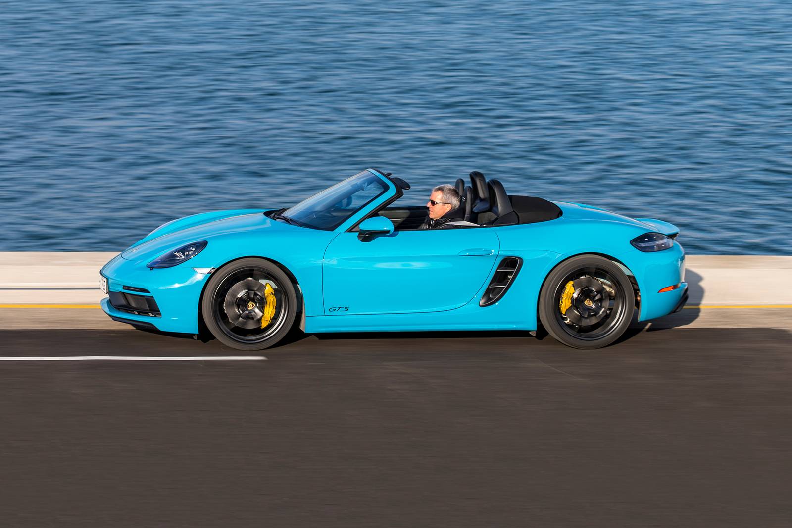 2019 Porsche 718 Boxster — OEM photo 1
