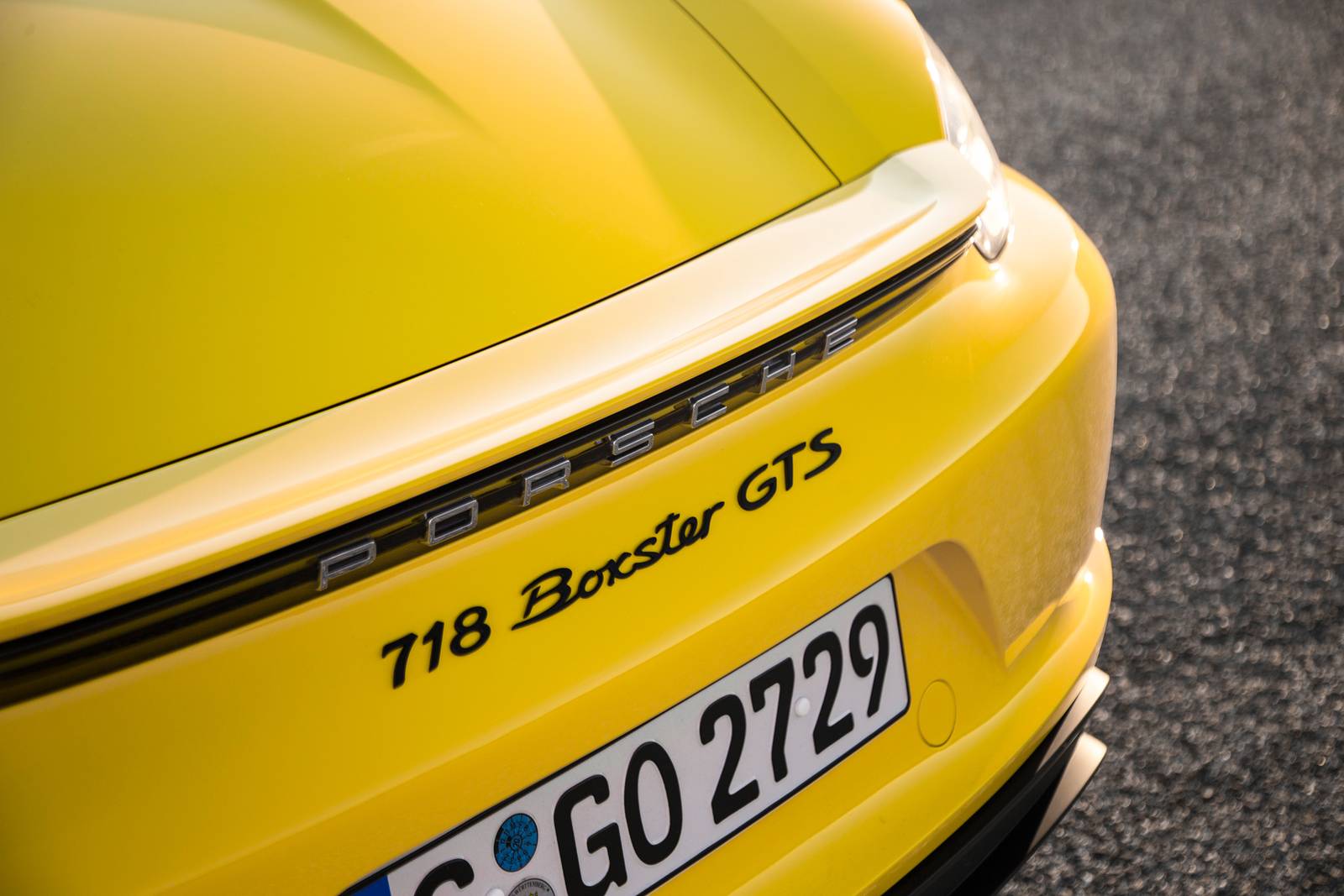 2019 Porsche 718 Boxster — OEM photo 2