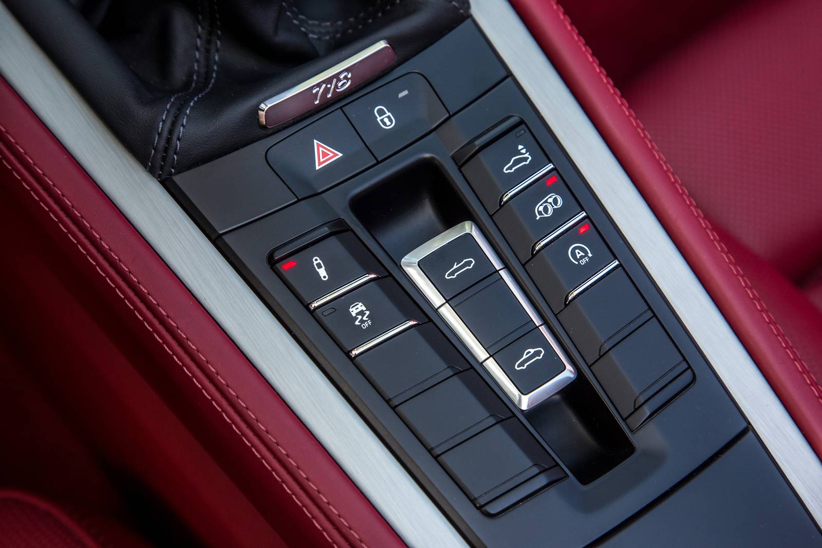 2021 Porsche 718 Boxster interior AUXCTRL