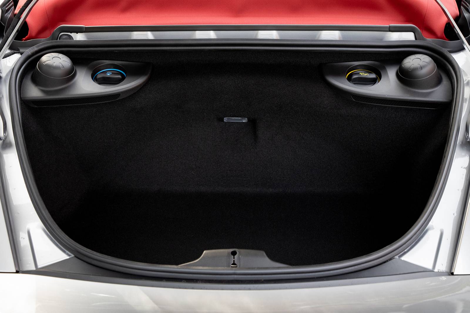 2021 Porsche 718 Boxster interior CARGO